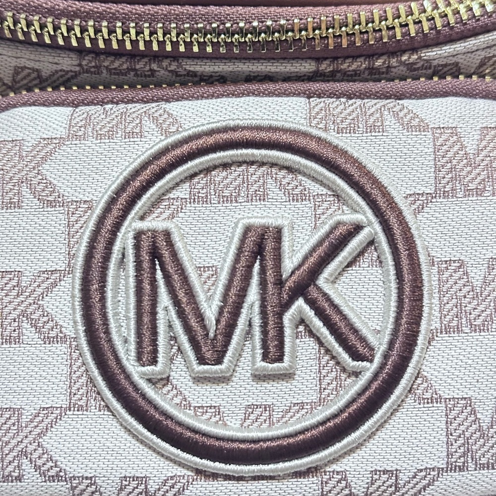 Michael Kors Tan and Cream Logo Belt/Fanny Bag - Picture 6 of 6